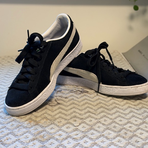 Puma Classic Suede Sneakers - Picture 9 of 9